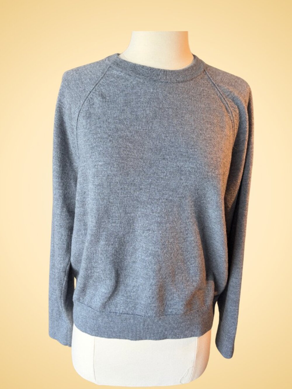 Banana Republic 100% Merino Wool Sweater – Gray Crewneck (Fits S/M)
